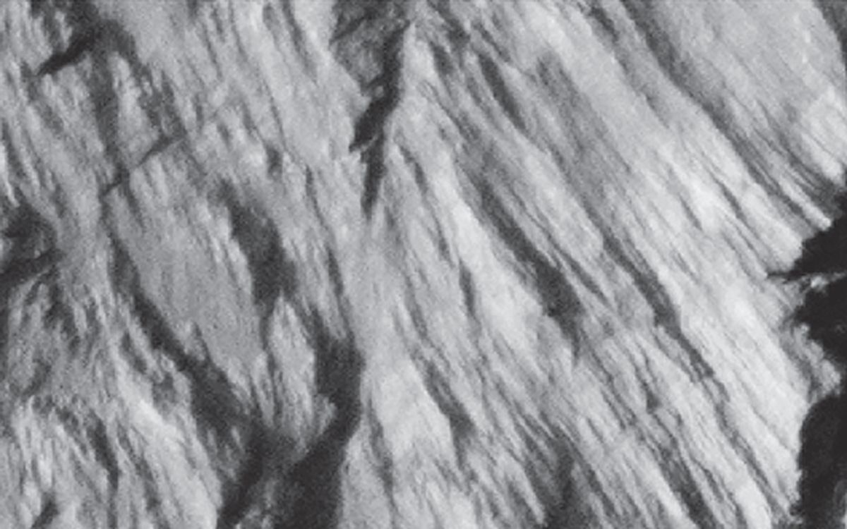 HiRISE view of an ancient crustal massif in northern Hellas
